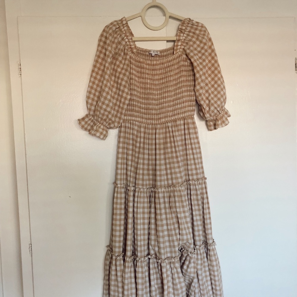 Ivy City Co Brown and White Tiered Ruffled Midi Dress